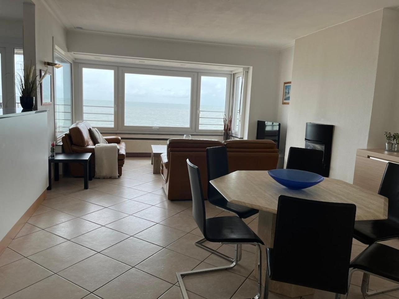 Bright Apartment With Sea View Остенде Екстер'єр фото