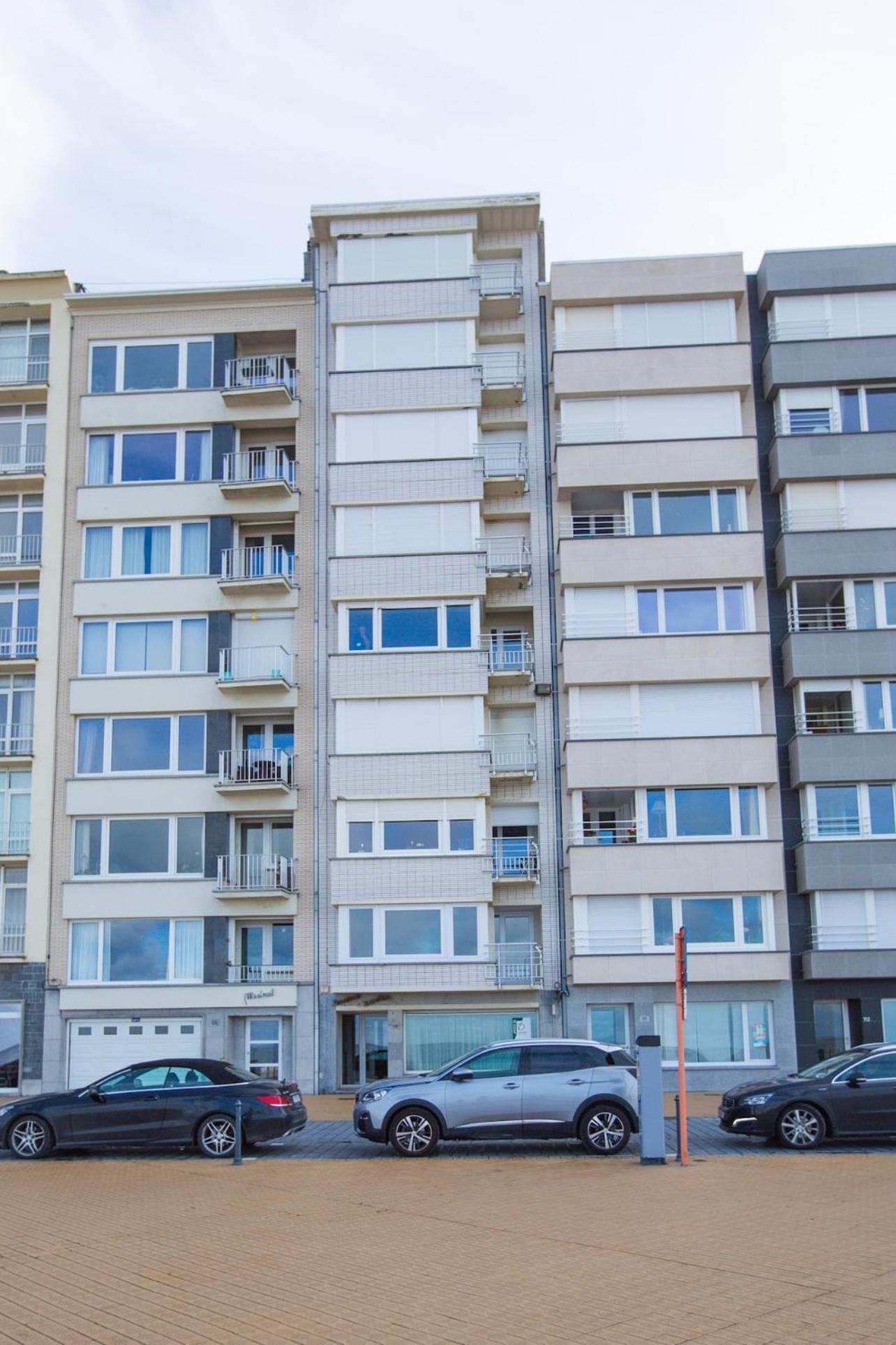 Bright Apartment With Sea View Остенде Екстер'єр фото